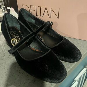 Deltan Grace Velvet Mary Jane Tortoise Block Heel Pumps